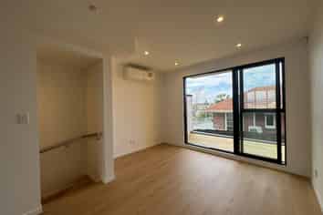 13/28 Lavelle Road, Henderson