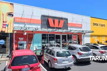 High-Exposure Mt Wellington Retail