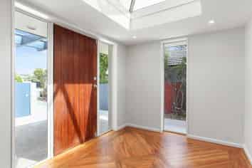 204 Avonhead Road, Avonhead