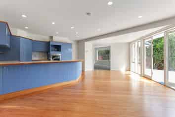 204 Avonhead Road, Avonhead