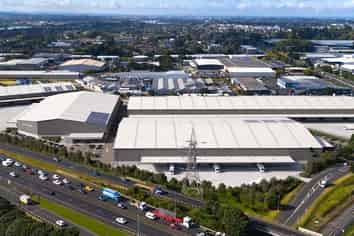 Energy-Efficient High-Stud Warehousing