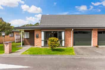 33/42 Main Road, Tawa