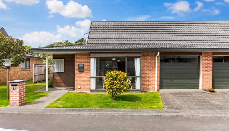 33/42 Main Road, Tawa