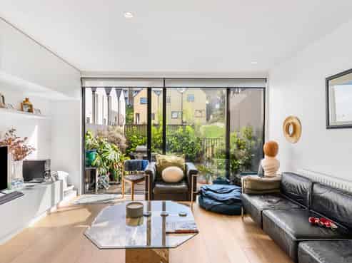 26 Jean Caldwell Way, Island Bay