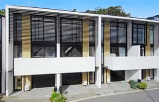 19 Erica Pabst Way, Island Bay