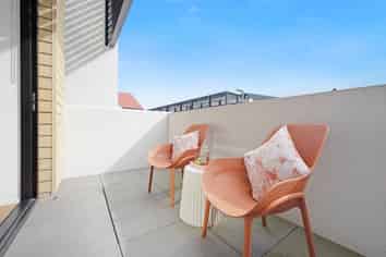 19 Erica Pabst Way, Island Bay