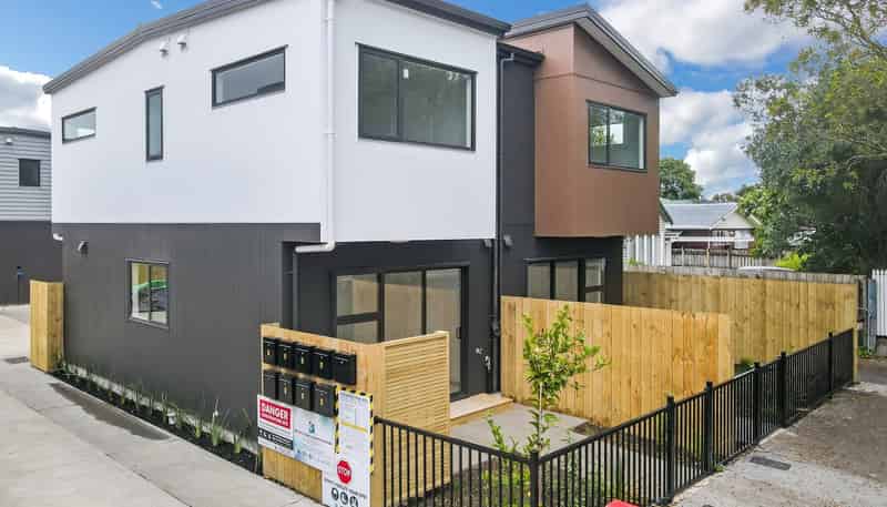8/10 Orchard Street, Avondale