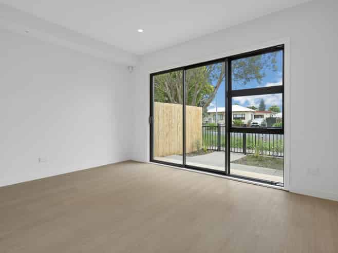8/10 Orchard Street, Avondale