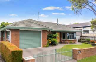 1/27 Queen Street, Papakura