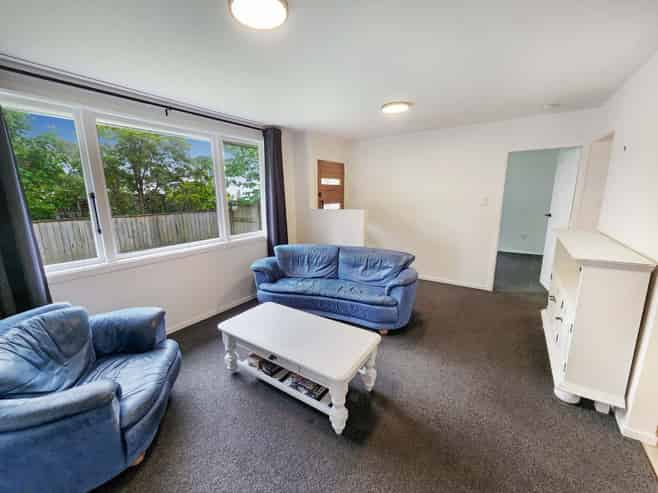 B/5 Coates Grove, Silverstream