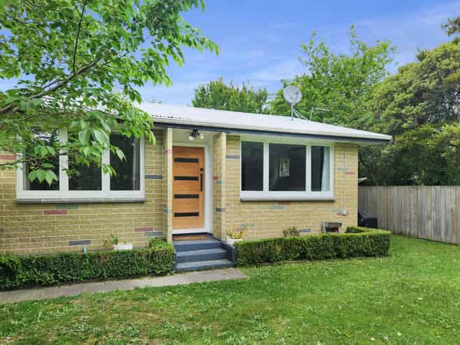 B/5 Coates Grove, Silverstream