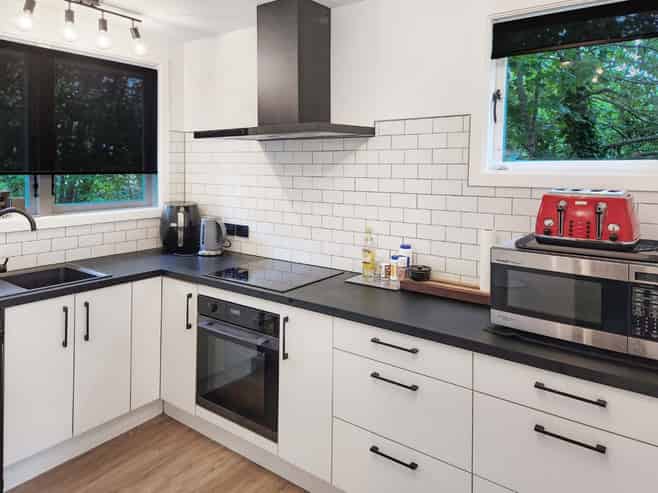 B/5 Coates Grove, Silverstream