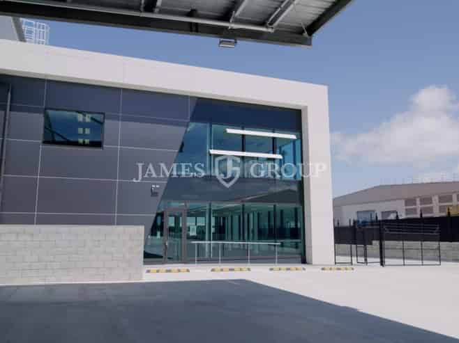 A-Grade Wiri Facility with Canopy & Yard