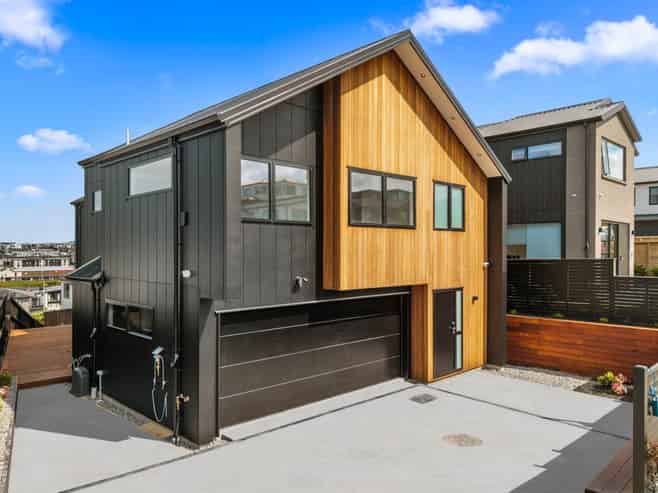 5 Pakirikiri Street, Long Bay