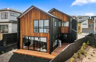 5 Pakirikiri Street, Long Bay