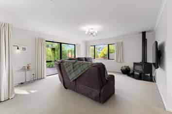 14 Saddle Hill Road, Fairfield