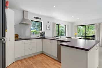 14 Saddle Hill Road, Fairfield