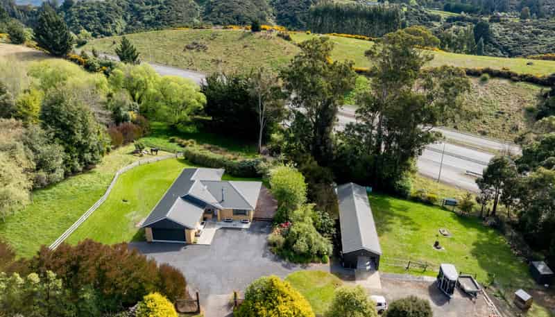 14 Saddle Hill Road, Fairfield
