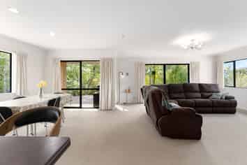 14 Saddle Hill Road, Fairfield