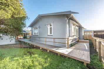 2 Devon Road, Springvale