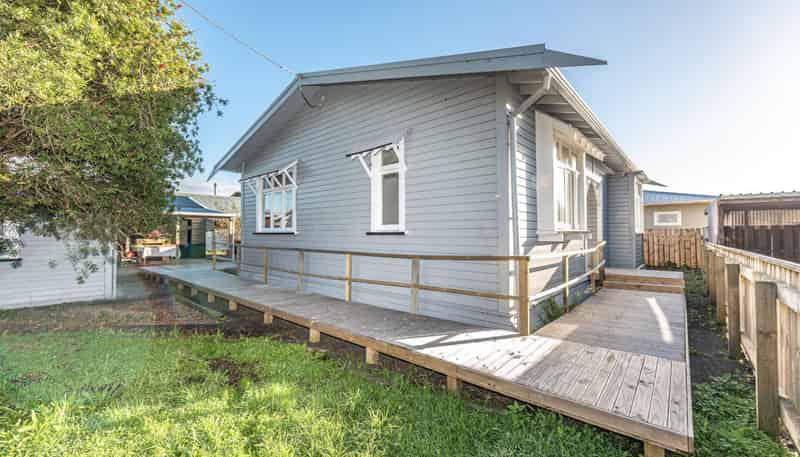2 Devon Road, Springvale