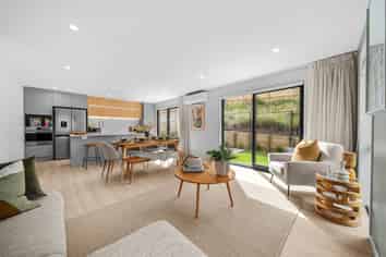 10 Pakirikiri Street, Long Bay