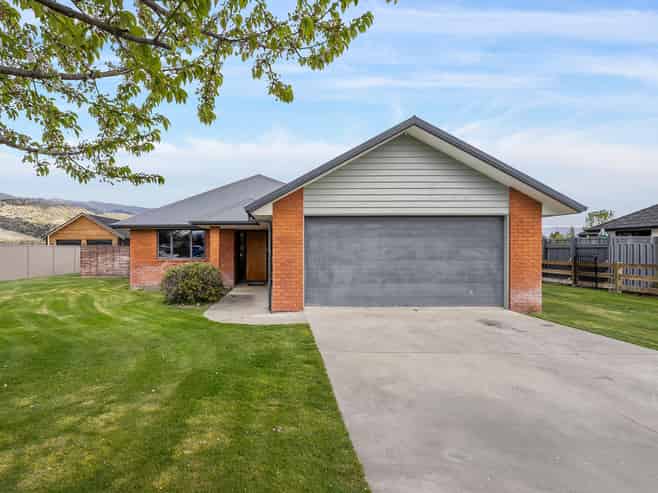 8 De Bettencor Place, Mount Pisa, Cromwell