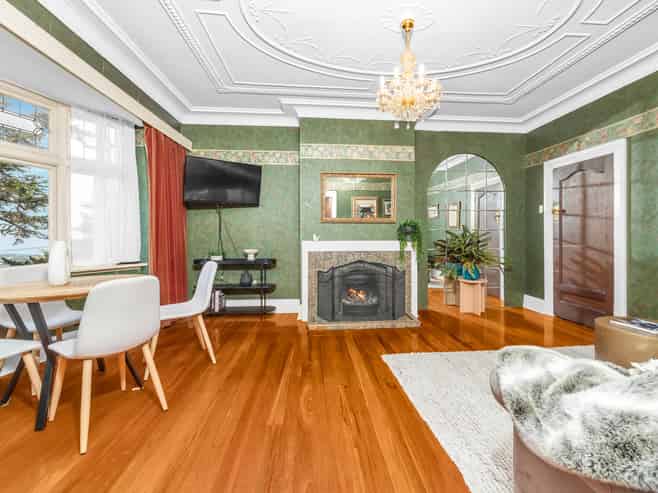 56 Middleton Road, Kew