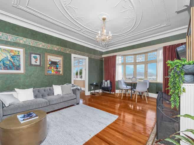 56 Middleton Road, Kew