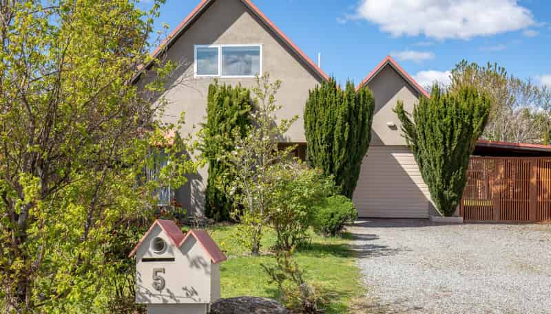 5 Orchard Drive, ALEXANDRA