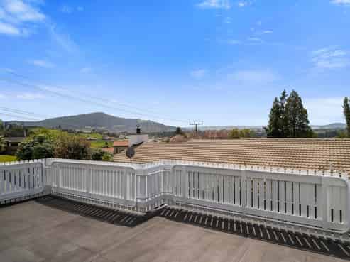 80 Utuhina Road, Springfield