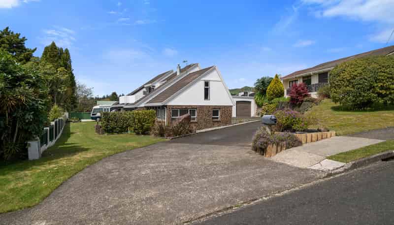 80 Utuhina Road, Springfield