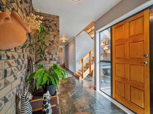 80 Utuhina Road, Springfield