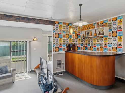 80 Utuhina Road, Springfield