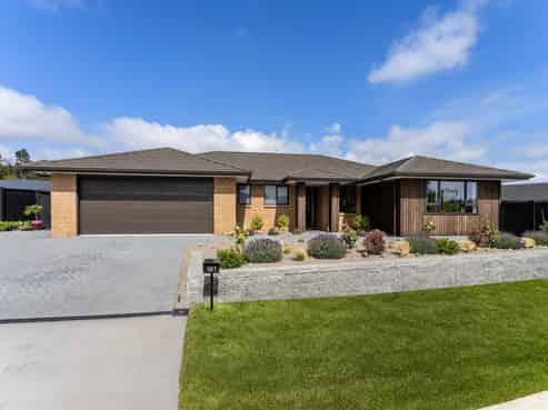 161 Karuhiruhi Street, Waikanae