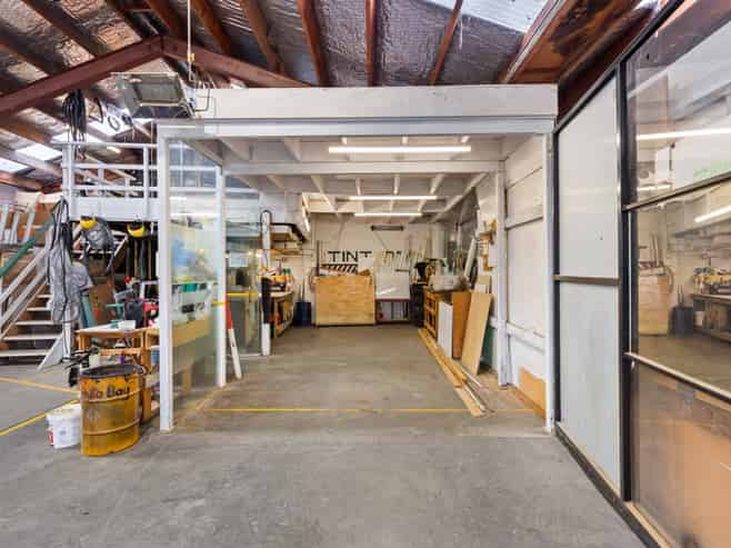 Established glass and glazing business