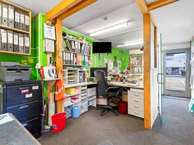 Established glass and glazing business