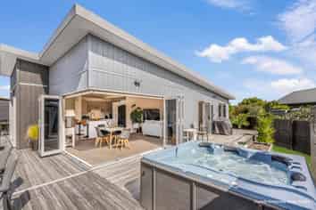 10 Rena Place, Whitianga