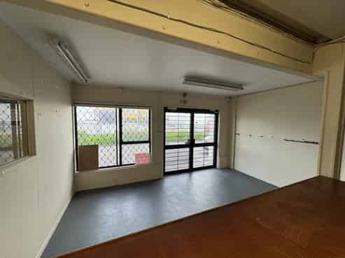 Road front Wiri industrial