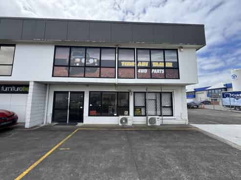 Road front Wiri industrial