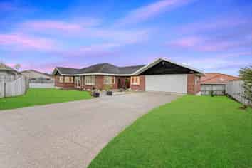 45 Oakridge Way, Northpark