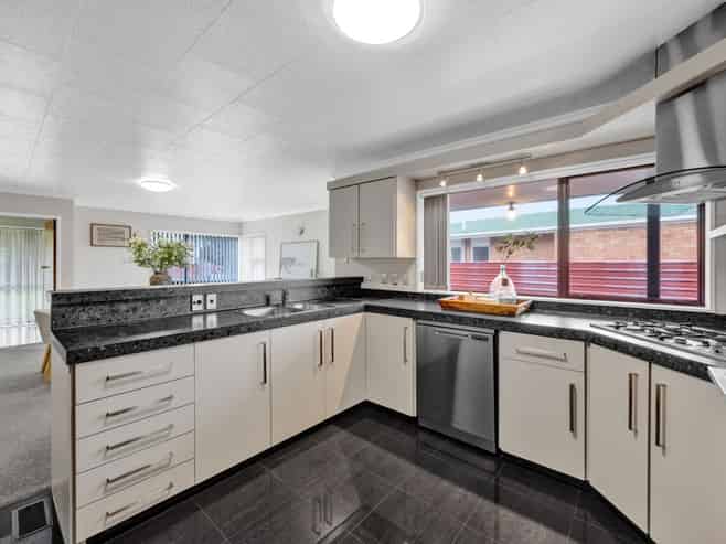 8 Wilson Street, Hawera