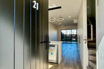 21 Kiato Lane, Flat Bush