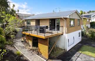 9 Bell Crescent, Concord