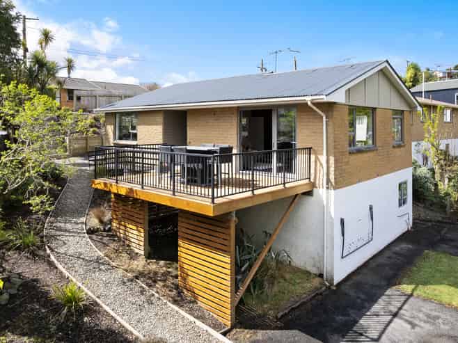 9 Bell Crescent, Concord