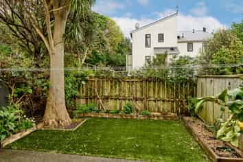 24 Luxford Street, Berhampore
