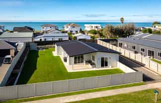 23 Pohutukawa Drive, Bay View