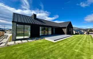 15 Mason St, Wanaka