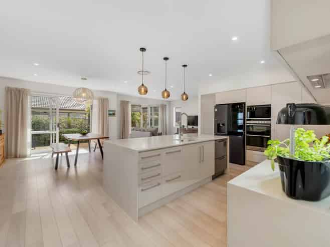 24 Lydiard Place, Beachlands