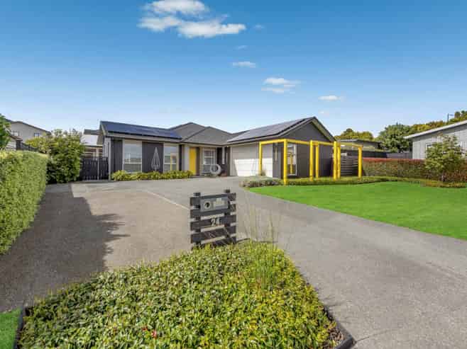 24 Lydiard Place, Beachlands